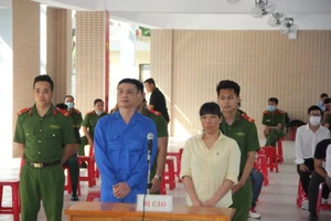 Cất giấu 5kg ma túy vào nồi cơm điện rồi tuồn về Việt Nam