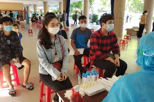 Đà Nẵng xét nghiệm COVID-19 cho thí sinh, cán bộ phục vụ kỳ thi tốt nghiệp THPT