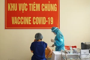 Đà Nẵng: Đảm bảo việc tiêm vaccine kịp thời, đúng đối tượng