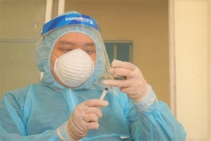 Đà Nẵng kêu gọi bác sĩ, điều dưỡng về hưu tham gia hỗ trợ tiêm vaccine cho dân 