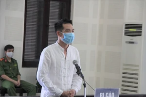 Ghen tuông với vợ cũ, bị tình địch đâm trọng thương