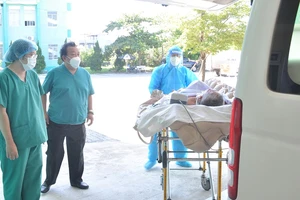 Đà Nẵng: Cứu sống 1 bệnh nhân COVID-19 bị tổn thương phổi rất nặng 