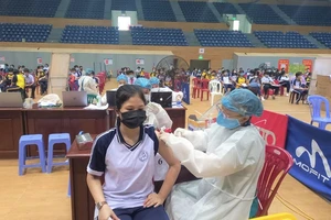 Đà Nẵng thêm 44 ca mắc mới, bắt đầu tiêm vaccine cho học sinh lớp 8,9