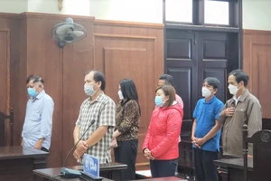 Vụ lộ đề thi ở Phú Yên: 1 bị cáo được chuyển sang án treo