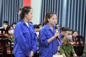 Nhắm mắt đưa chân 'giúp chị lần cuối', cô gái mất cả thanh xuân