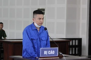 Mạo nhận người nhà của lãnh đạo, lừa 3,8 tỉ đồng