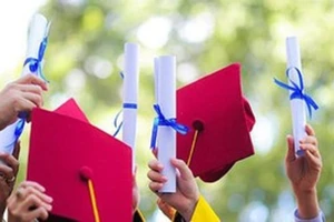 Bộ GD&ĐT: Có tình trạng ‘nể nang, dễ dãi’ trong đào tạo thạc sĩ, tiến sĩ