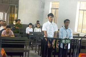 Lái máy cày gây tai nạn trên rẫy bị xử 9 tháng tù