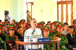 Dùng súng AK bắn công an trọng thương