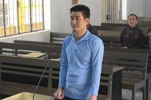 Cựu sĩ quan lừa xin việc lấy 2,7 tỉ, bị 16 năm tù 