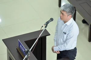 'Bị cáo chỉ là người khuân vác tiền đến các địa chỉ'