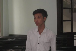 Trộm xe máy, bị tóm vì quay lại... trả biển số