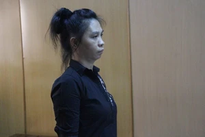 Nữ đội trưởng thuế nhận bọc tiền trăm triệu từ công ty lãnh án