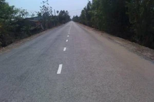 Hết ‘mồi’, nhóm thanh niên chặn xe cướp tiền nhậu tiếp