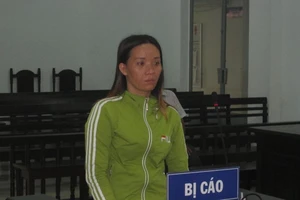 'Nữ tặc' đục két sắt gần 2 tiếng, vừa xong thì... chủ nhà về