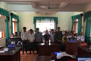 Mâu thuẫn từ tiếng nẹt pô, 1 người đi viện 6 kẻ vào tù