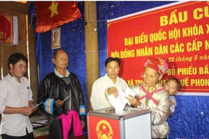 Clip Bầu cử sớm ở biên giới Nghệ An