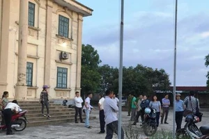 Luật sư bị đe dọa, hắt nước ngay tại sân tòa 