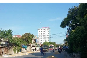 Phê ma túy, tự rạch bụng, cướp xe rồi đòi đâm công an 