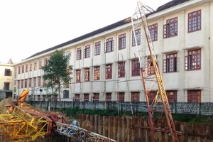 Khởi tố vụ án sập cần cẩu làm học sinh chết