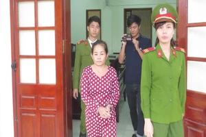 Chồng đang ở tù, vợ buôn ma túy, lĩnh 15 năm tù