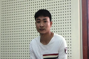 Nhặt được 2 khẩu súng, bán heroin lãnh 24 năm tù