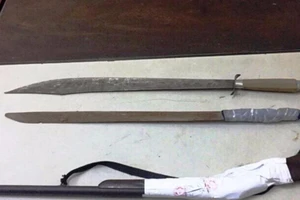 Khởi tố chủ quán nhậu bắn chết người rồi cố thủ