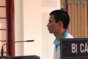 Ra tòa lãnh 12 năm tù chỉ vì 'có tật giật mình'