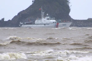 Huy động thêm thợ lặn tìm nạn nhân tàu VTP 26 mất tích