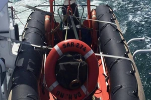 Cứu sống 17 ngư dân bị nạn trên biển