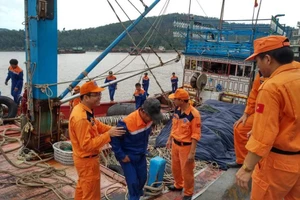 19 ngư dân gặp nạn, hoảng loạn trên biển đã được cứu