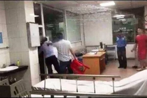 Làm rõ động cơ xách ghế của ông chủ tịch phường