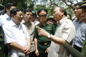 Phải tranh thủ làm ngày làm đêm khắc phục bão số 10