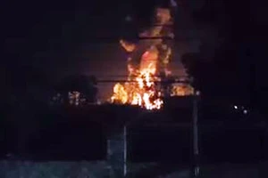 Cháy nổ lớn ở trạm chiết nạp gas, dân hốt hoảng