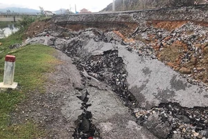 Hơn 100 m đường mới làm bỗng dưng 'biến mất'