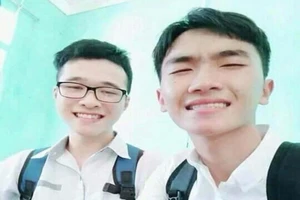 Nam sinh lớp 12 lao xuống lũ dữ cứu người