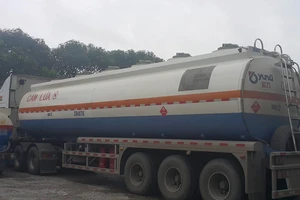 Nhiều ngành quản, sao vẫn để lọt 2 triệu lít xăng bẩn?