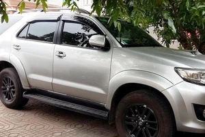 Mải 'tâm sự', đôi tình nhân bị trộm cả xe hơi Fortuner 