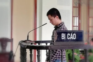 Thanh niên 19 tuổi lãnh 19 năm tù vì đâm bạn nhậu