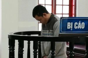 Say rượu, cha xâm hại con gái