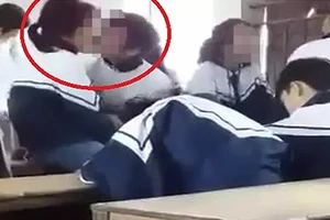 Vụ nữ sinh tự tử: Gia đình xem xét kiện trang mạng XH