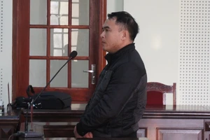 Bị cáo, luật sư nói còn đồng phạm, VKS nói 'không'