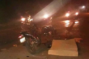 2 xe máy tông nhau, 5 người thương vong