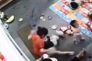 Trưởng phòng nói về vụ cô giáo mầm non đánh trẻ