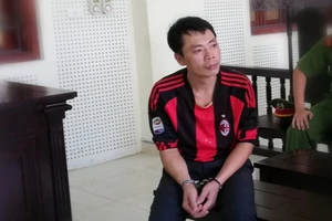 Đâm chết người vì khi nhậu bị nhắc nhở 'ngồi khoanh chân vào' 