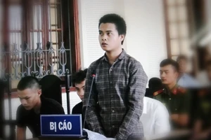 Đâm chết người khi đi dự đám cưới bị chặn đường, lãnh 7 năm tù