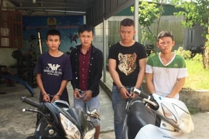 Một cảnh sát bị cướp chém thương tích