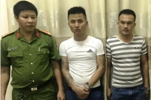 Lên Facebook mua bán 5 con hổ, 2 người bị tạm giữ 