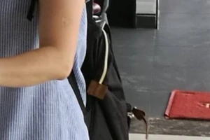 Nữ hành khách TQ bỏ quên ba lô chứa nhiều tiền ở sân bay