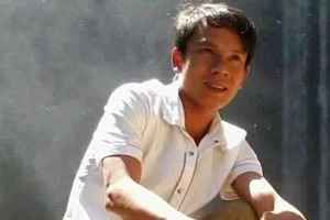 Lật xe ở Lào, 2 người quê Nghệ An tử vong